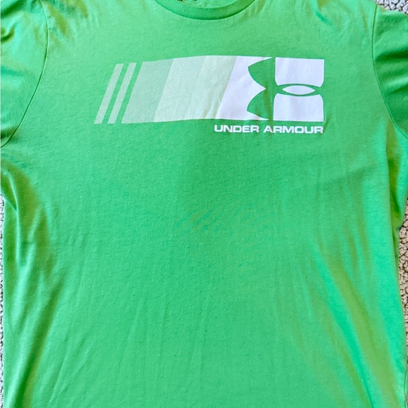 Under Armour Athletic Shirt - Picture 3 of 4